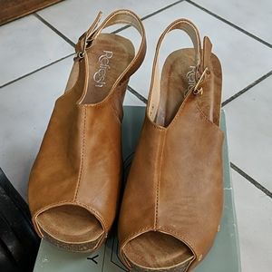 Women's shoes